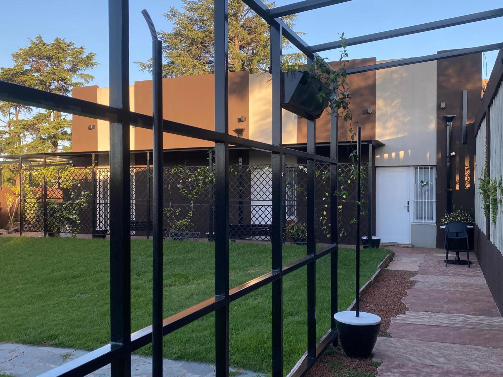 EZE Inn Boutique Hotel - Traslado desde AEP sin cargo en Tarifa standard plus AEP Ezeiza Exterior foto
