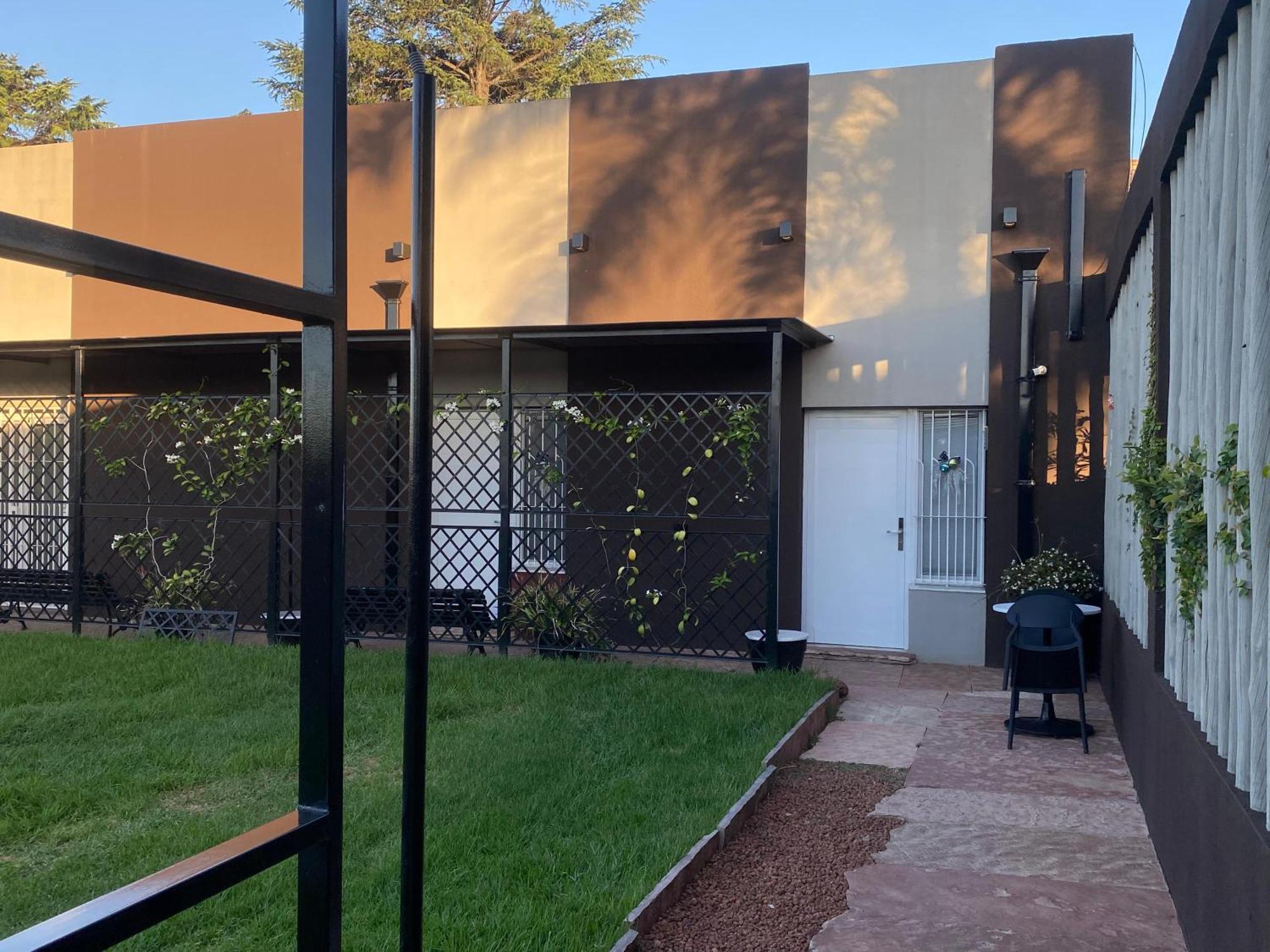EZE Inn Boutique Hotel - Traslado desde AEP sin cargo en Tarifa standard plus AEP Ezeiza Exterior foto